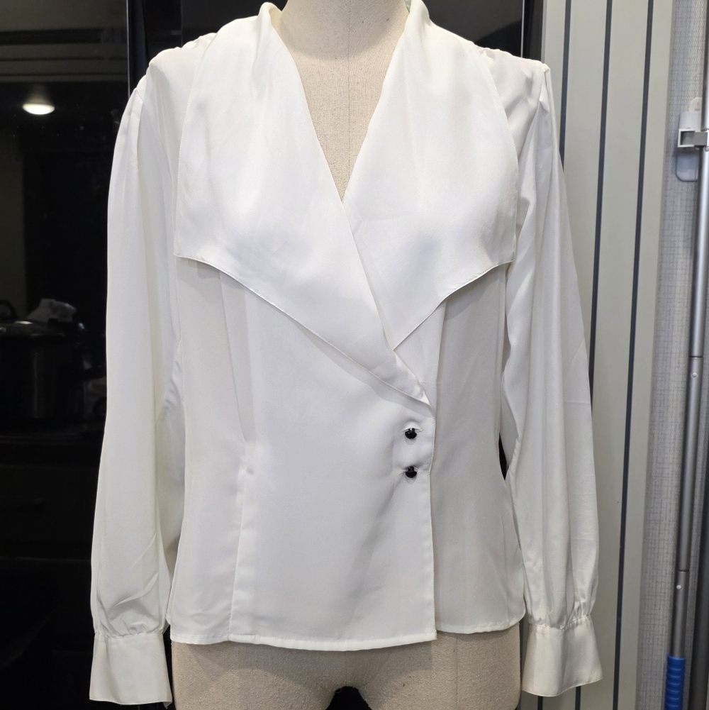 Chaus Elegant Lapel White Blouse - Picture 3 of 7